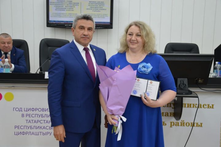 Преподавателю Спасского техникума отраслевых технологий вручили награду