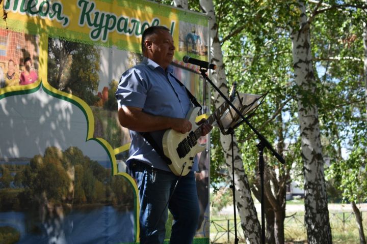 В Куралово проходит фестиваль патриотической и поисковой песни «Река Бездна-2022»
