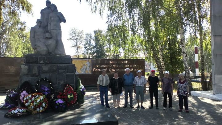 Подопечные Спасского дома-интерната посетили памятники воинской славы в Болгаре