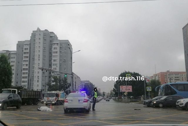 В Татарстане в страшной аварии пожилому мужчине оторвало ноги