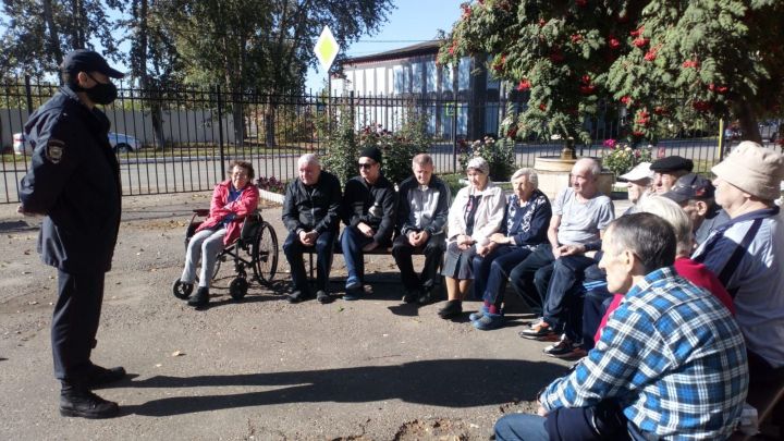 В Спасском доме-интернате рассказали, как действовать при пожаре и быть бдительными