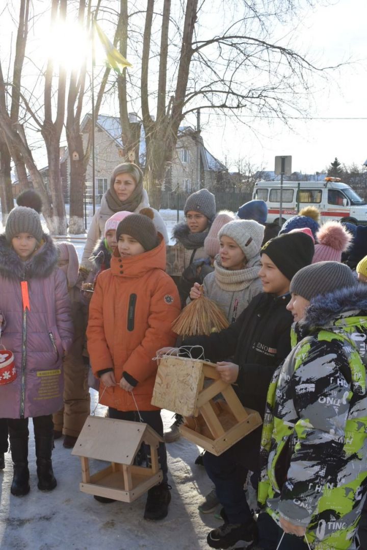 Ученики первой школы Болгара  приняли участие в акции «Покорми птиц зимой»