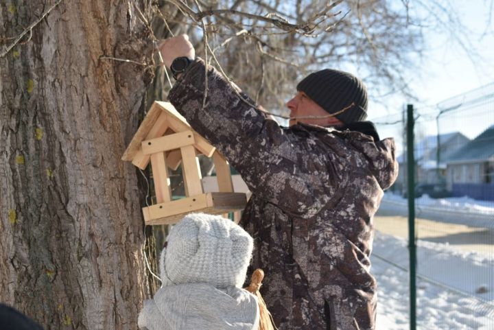 Ученики первой школы Болгара  приняли участие в акции «Покорми птиц зимой»