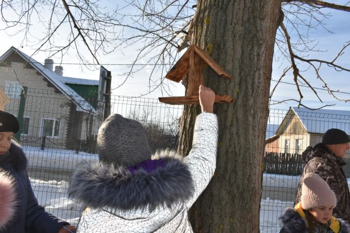 Ученики первой школы Болгара  приняли участие в акции «Покорми птиц зимой»