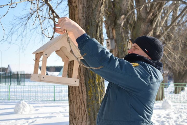 Ученики первой школы Болгара  приняли участие в акции «Покорми птиц зимой»