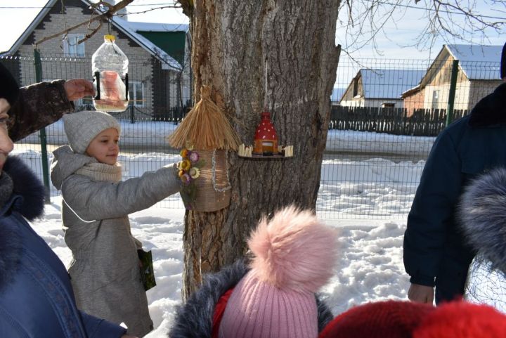 Ученики первой школы Болгара  приняли участие в акции «Покорми птиц зимой»