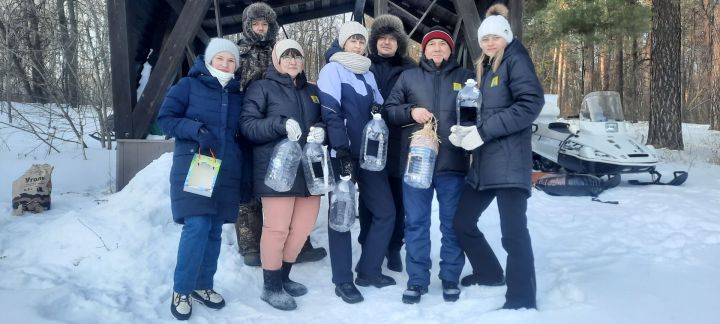 Активисты Молодёжного парламента приняли участие в акции «Покорми птиц зимой»