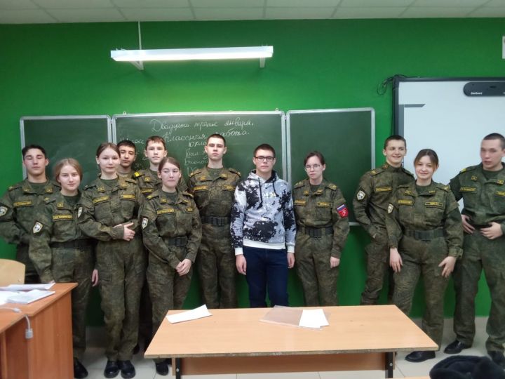 Кадетскую школу-интернат посетил бывший выпускник