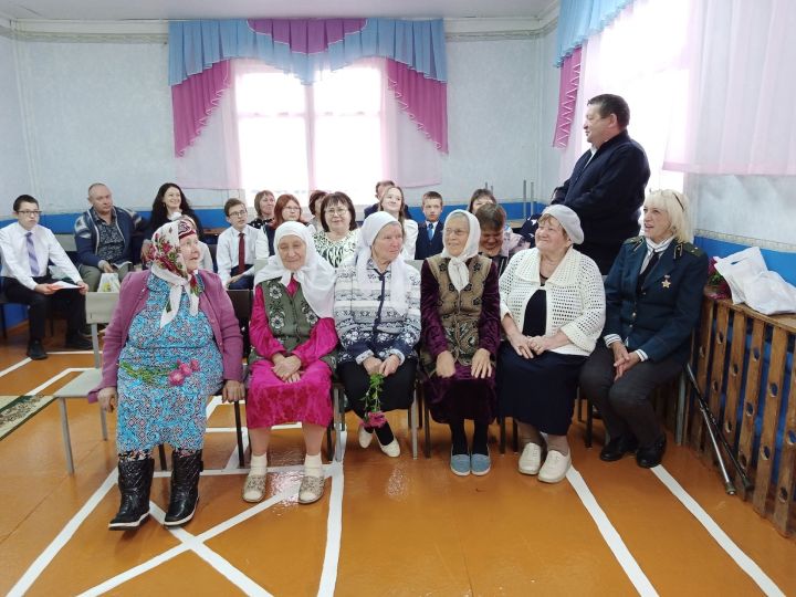 В Каюках прошёл праздник для ветеранов педагогического труда