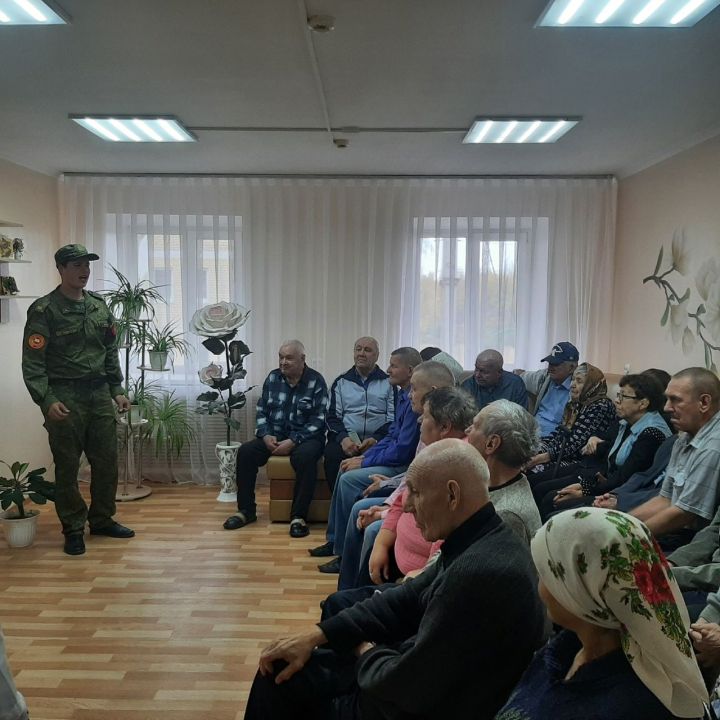 Подопечных Спасского Дома престарелых и инвалидов поздравили ученики и студенты