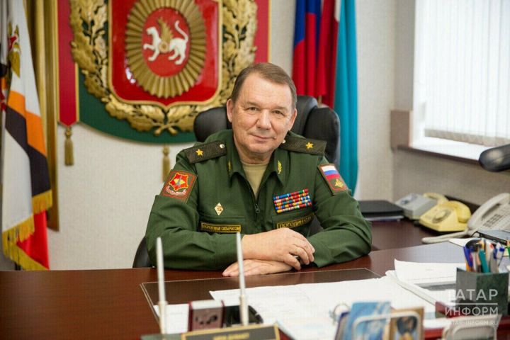 Военный комиссар Татарстана поздравил ракетчиков и артиллеристов с профессиональным праздником