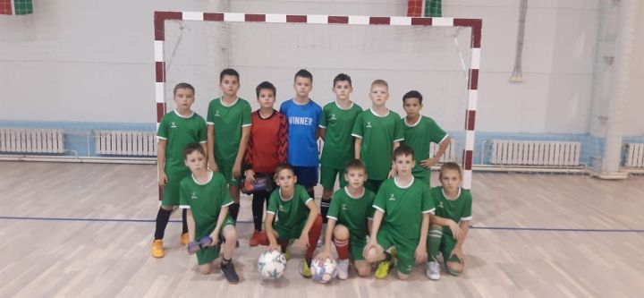 Спасские футболисты выступили в зональном этапе Первенства Татарстана по мини-футболу