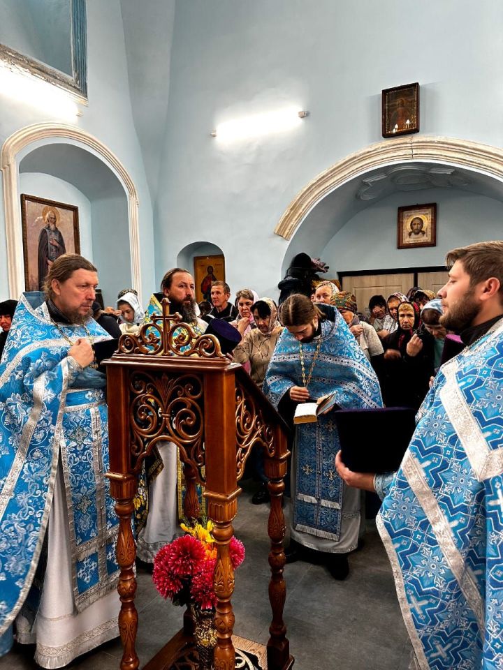 В храме села Антоновка Спасского района прошла праздничная литургия (ФОТО)