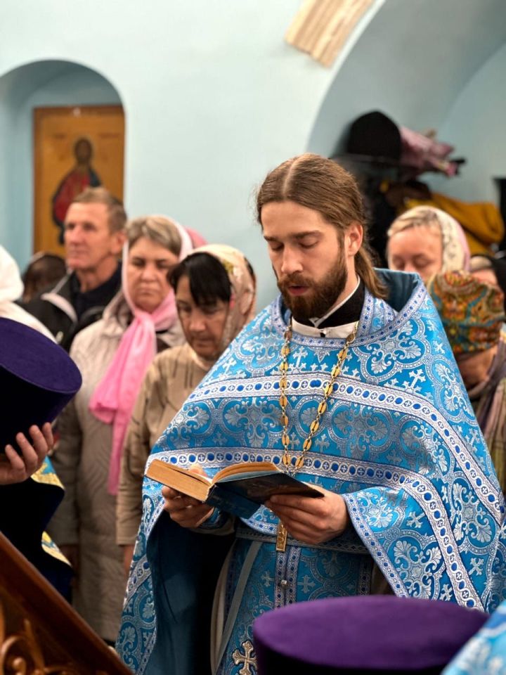 В храме села Антоновка Спасского района прошла праздничная литургия (ФОТО)