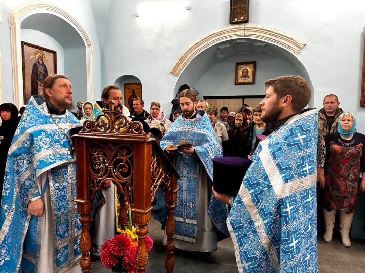 В храме села Антоновка Спасского района прошла праздничная литургия (ФОТО)