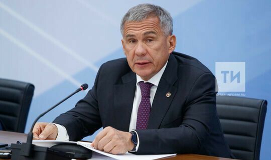 Рустам Минниханов заявил, что Россия может преодолеть вызовы только с сильным руководителем