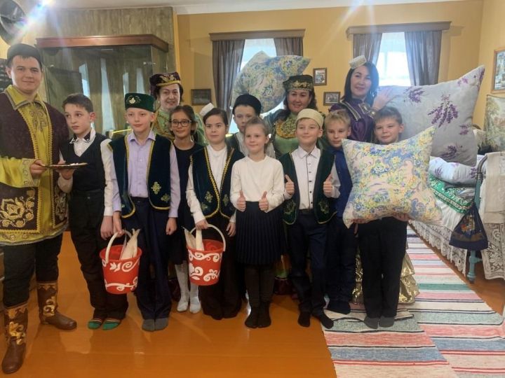 Учащиеся Болгарской санаторной школы-интернат поучаствовали в древнем татарском обряде