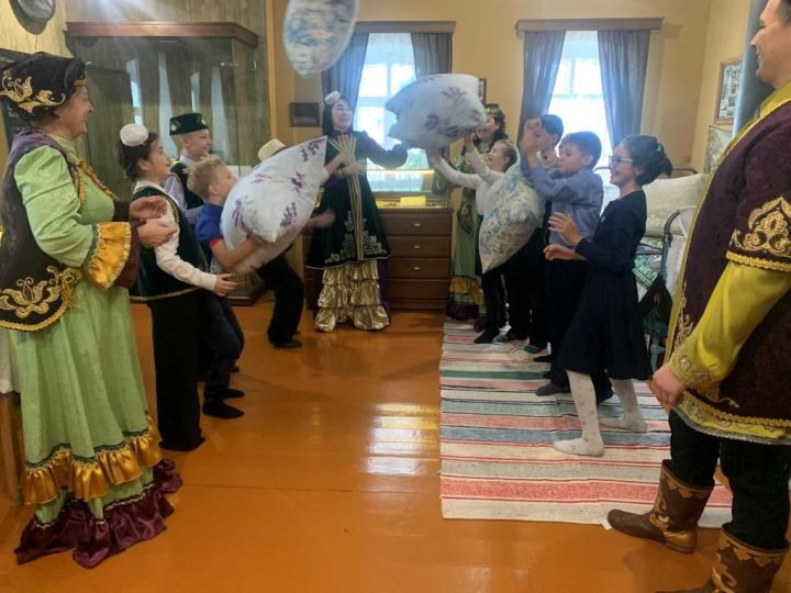 Учащиеся Болгарской санаторной школы-интернат поучаствовали в древнем татарском обряде