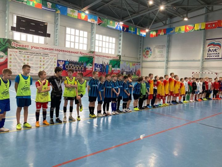 В Болгаре прошло первенство по мини-футболу среди юниоров