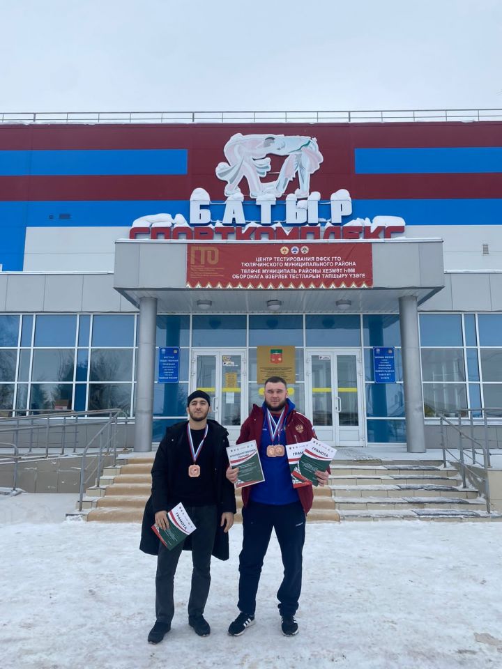 Ришат Сагиров занял призовое место на Всероссийских соревнованиях по борьбе на поясах