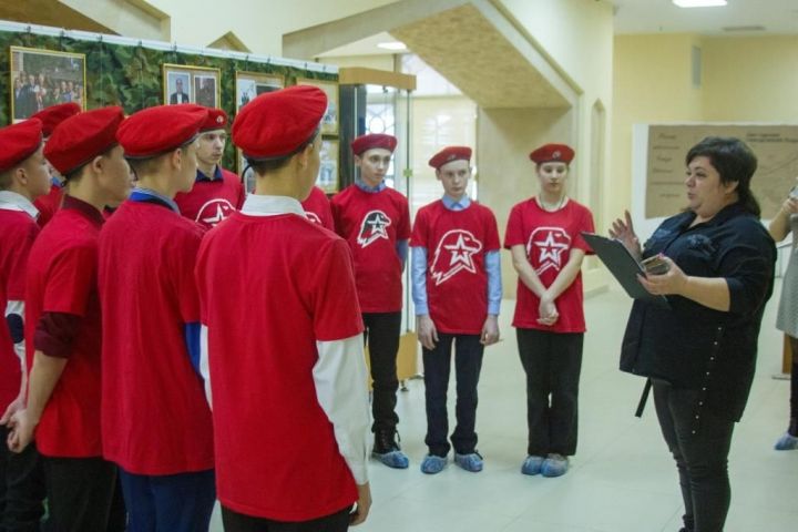 Юнармейцы Болгарской санаторной школы-интерната приняли участие в патриотическом мероприятии «Солдат войны не выбирает»