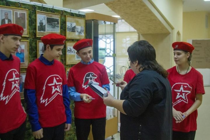 Юнармейцы Болгарской санаторной школы-интерната приняли участие в патриотическом мероприятии «Солдат войны не выбирает»