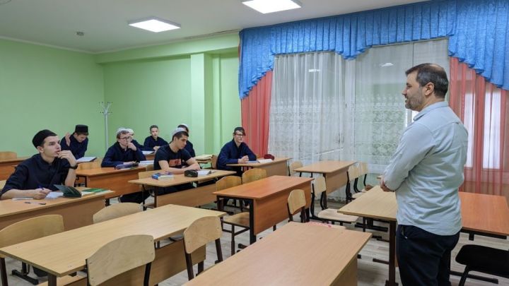 Представители Болгарской исламской академии посетили Набережночелнинское медресе «Ак мечеть»