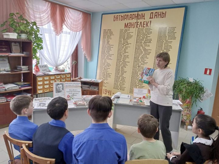 В Ямбухтинской библиотеке прошли мероприятия, посвящённые жизни и творчеству Мусы Джалиля