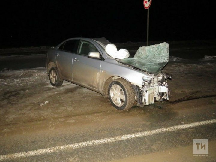Водитель легкового автомобиля погиб при столкновении с фургоном на трассе М7 в Татарстане