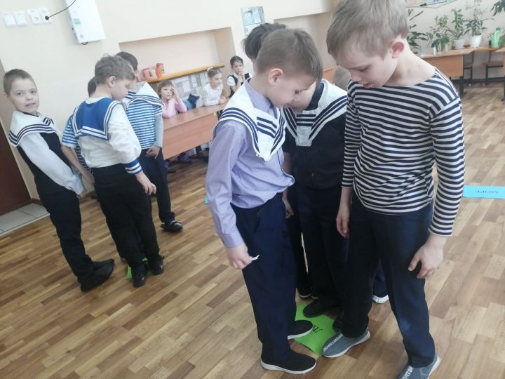 Для начальных классов Болгарской санаторной школы-интерната провели конкурсно-игровую программу «Два корабля»