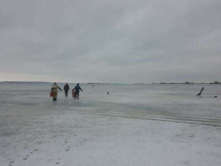 Пьяный рыбак спасён со льда Волги в Татарстане