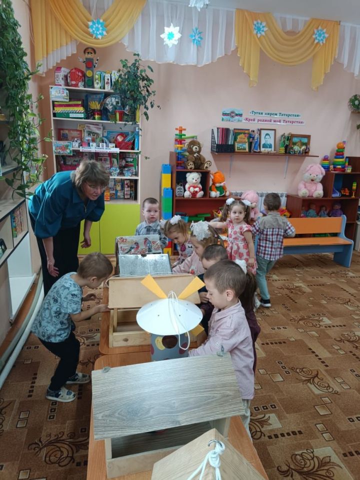 В детском садике «Колосок» провели экологическое мероприятие «Каждой пичужке - наша кормушка»