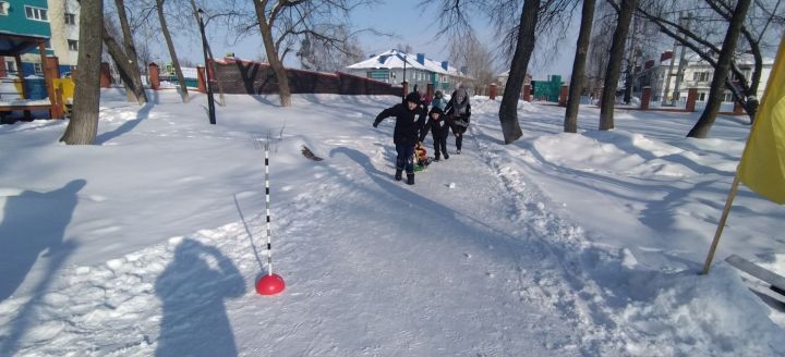 В центральном парке Болгара прошла традиционная военно-патриотическая игра «Зарничка»