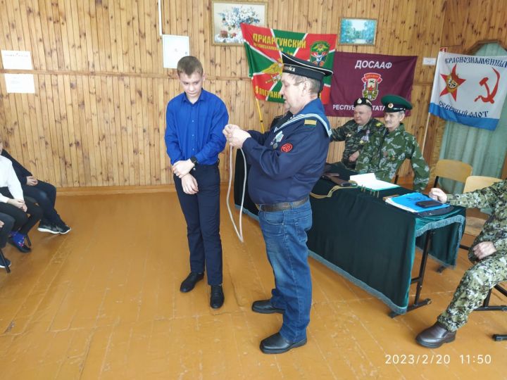 Моряки-ветераны рассказали ученикам Никольской школы о своей службе