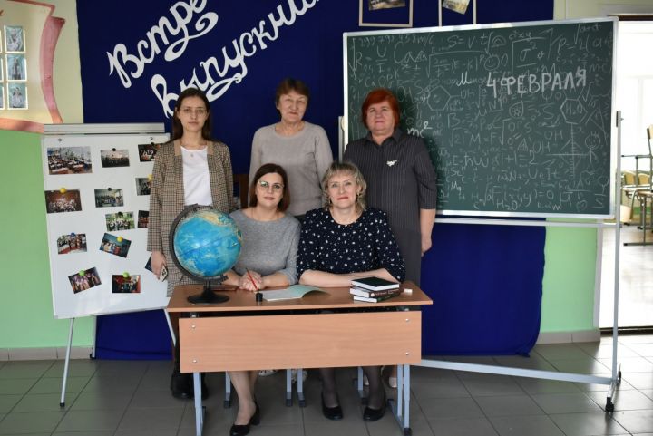 В Болгарской средней школе №1 прошёл вечер встречи