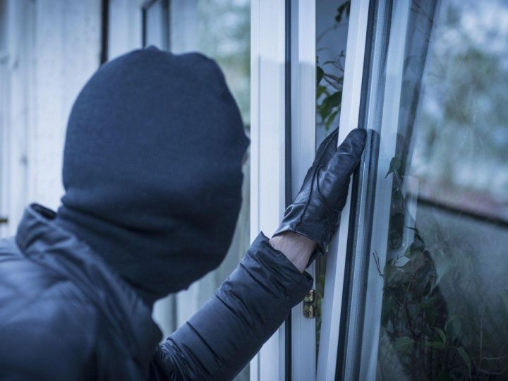 Житель Болгара совершил кражу с незаконным проникновением в жилище
