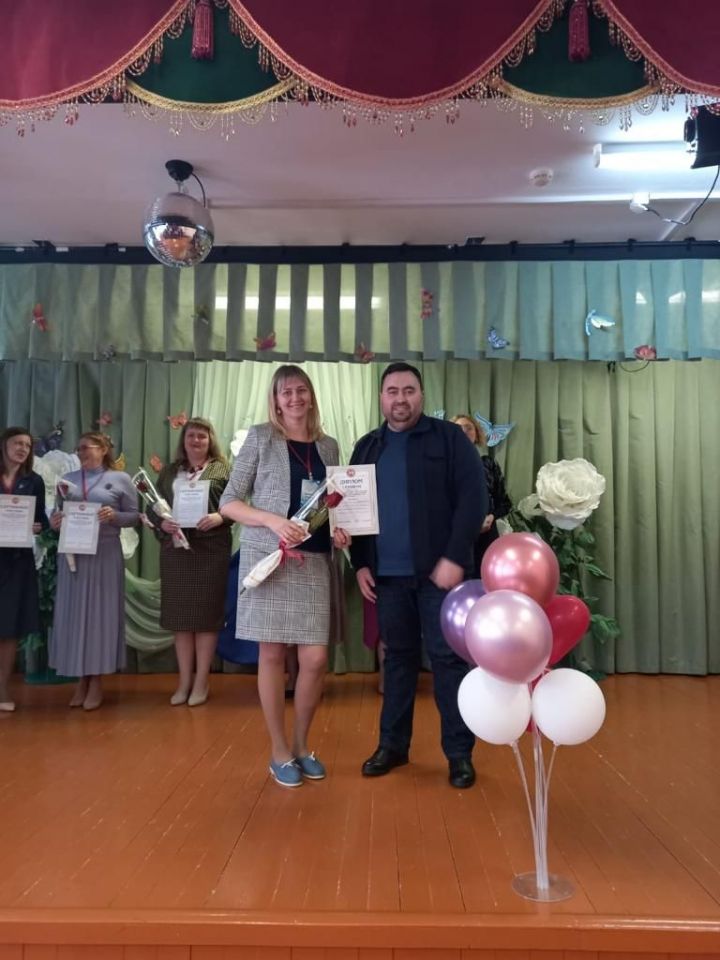 Педагог Болгарской средней школы №1 заняла 1 место в зональном этапе Республиканского конкурса «Педагог - психолог 2023»