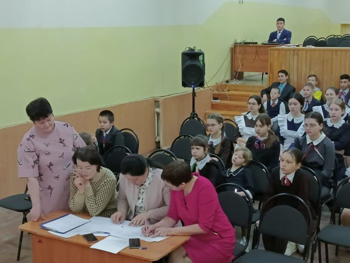 В Иске-Рязяпской школе прошёл школьный этап Всероссийского конкурса юных чтецов «Живая классика»