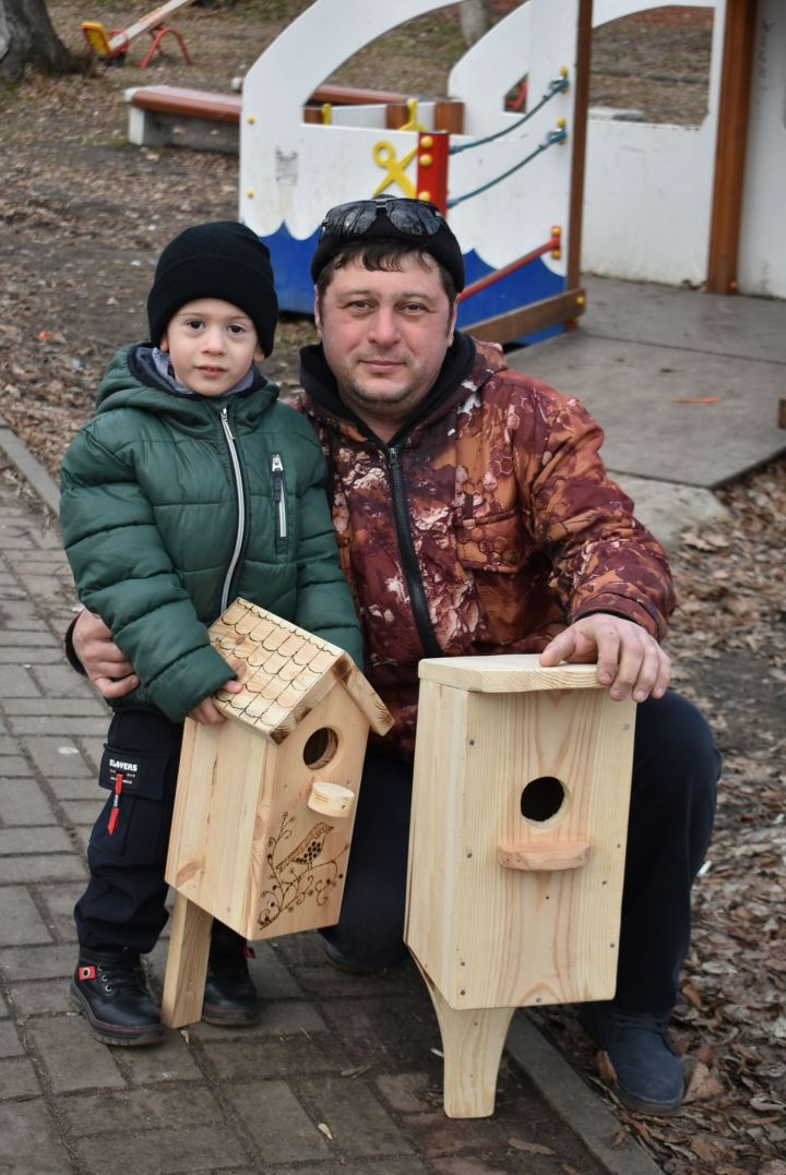 Юные спассцы подарили птицам новые дома