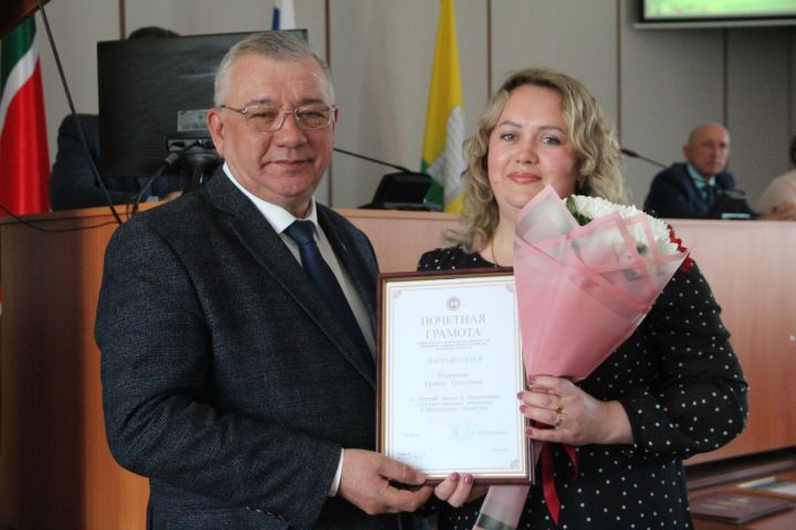 Муниципальных работников Спасского района поздравили с профессиональным праздником