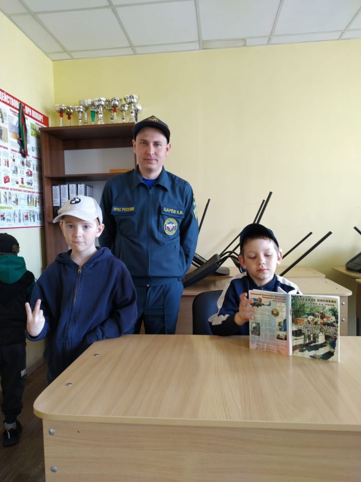 Воспитанники детского сада «Теремок» побывали на экскурсии в пожарной части Болгара