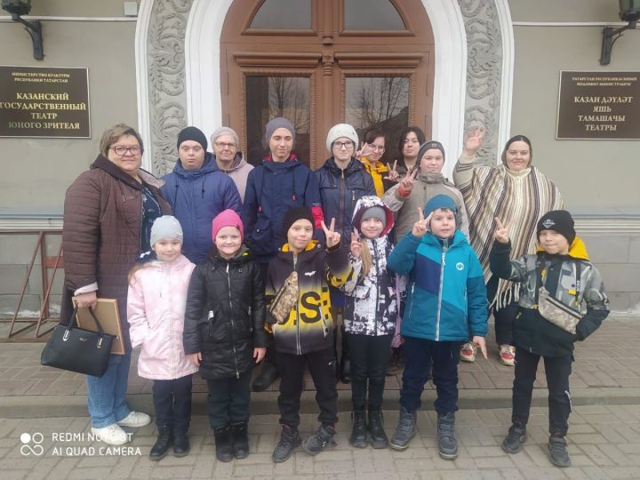 В каникулы воспитанники Дома детского творчества посетили Театр юного зрителя