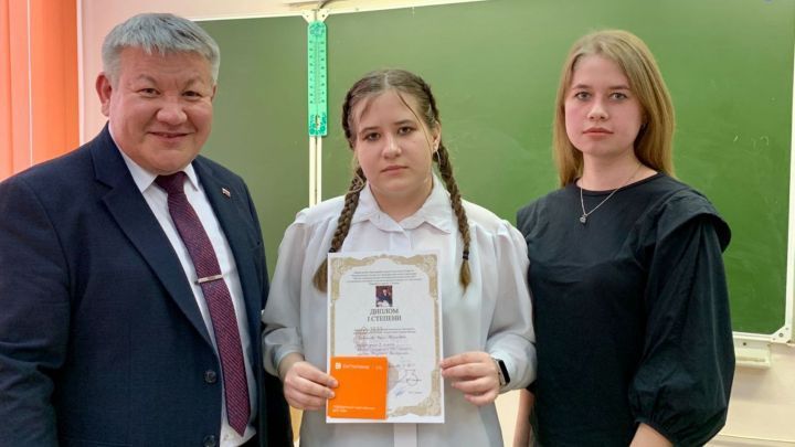 Өчкүл мәктәбе укучысы Каюм Насыйри исемендәге фәнни-тикшерү укуларында диплом алды