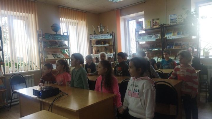 В детской библиотеке Болгара провели литературную игру «Сказки водят хоровод»