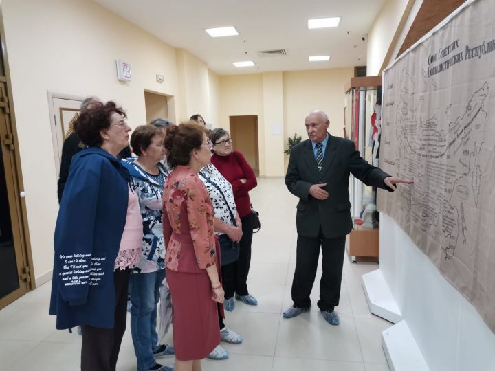 Ветераны Болгара посетили открытие выставки «Пионер — всем ребятам пример»