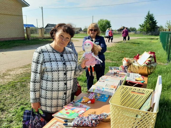 В Иж-Борискино организовали выставку творческих работ Ирины Маловатой