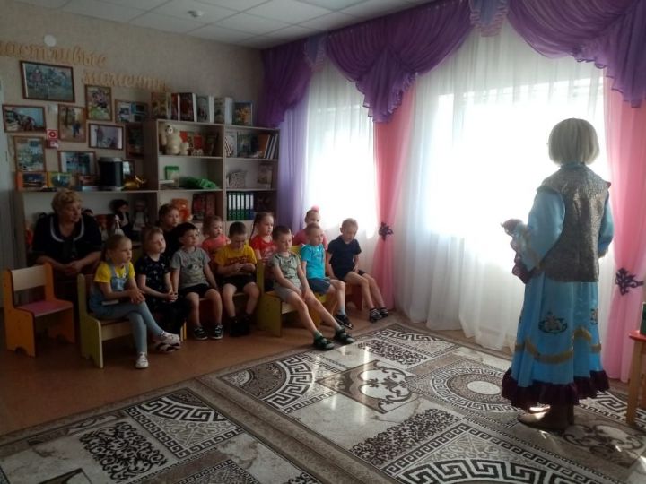 В детском саду «Антошка» провели познавательный час «Традиции моего народа»