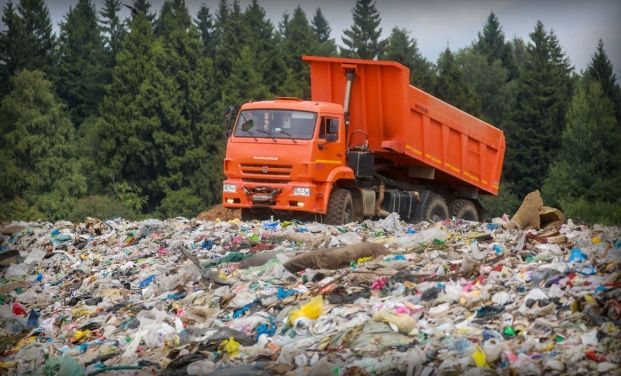 В Министерство экологии Татарстана продолжают поступать жалобы на несвоевременный вывоз мусора
