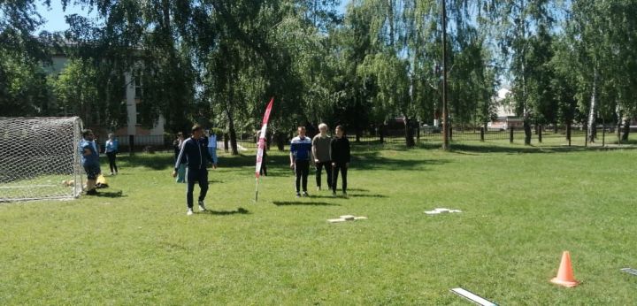 В Болгарской средней школе №1 распахнул свои двери лагерь труда и отдыха «Росток»