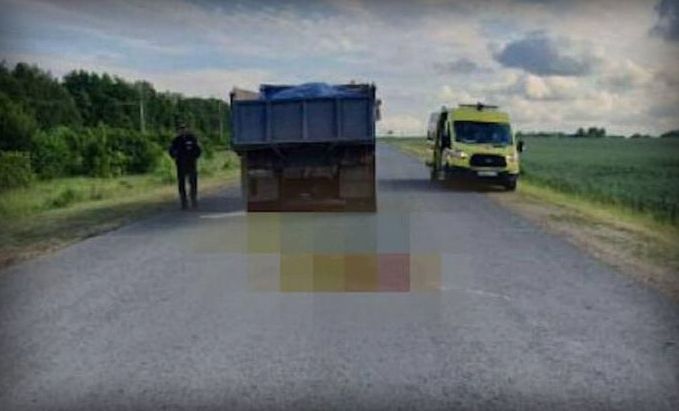 В Татарстане под колёсами КАМАЗа погибла девушка